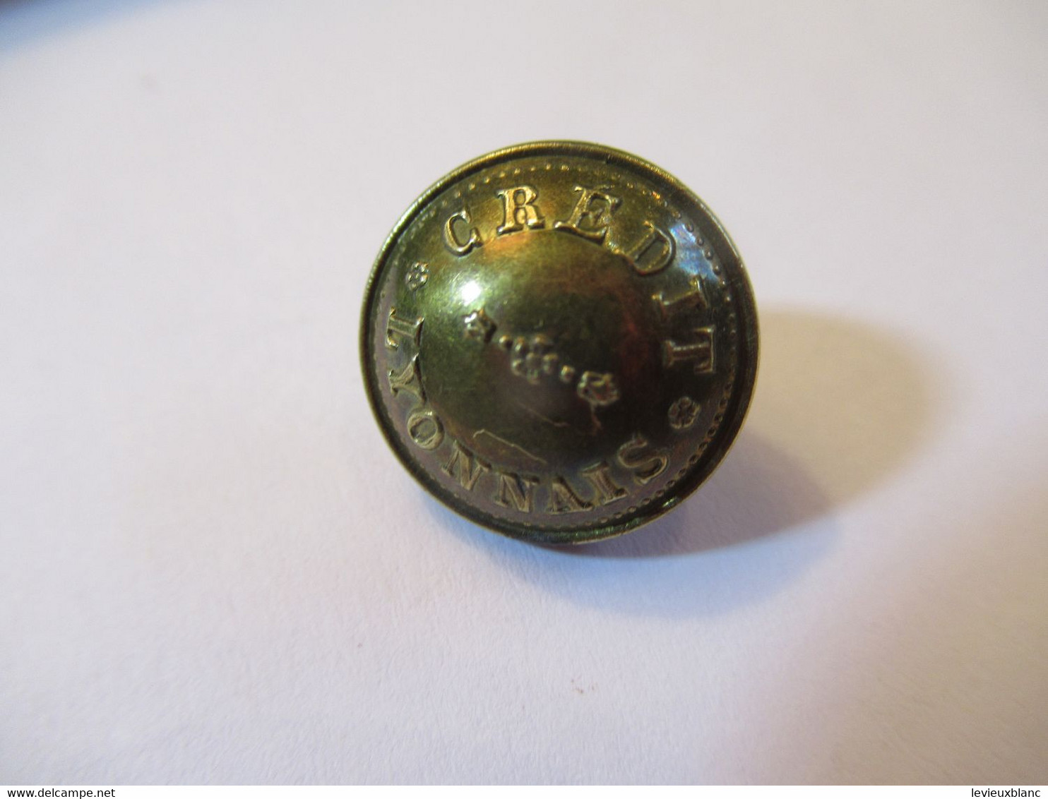 9 Boutons Anciens/ Banque/ Uniforme/Crédit Lyonnais/ C L / Doré/ Belle Jardiniére /1,7 Cm/ Début XXéme        BOUT234 - Buttons