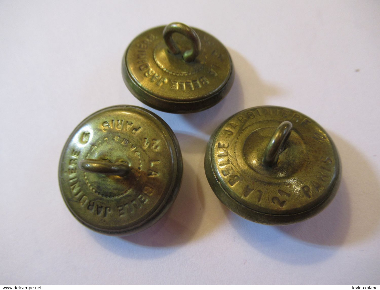 3  Boutons Anciens Bombés/ Banque/ Uniforme/Crédit Lyonnais/ C L / Doré/ Belle Jardinière /2,2 Cm/ Début XXéme   BOUT235 - Knopen