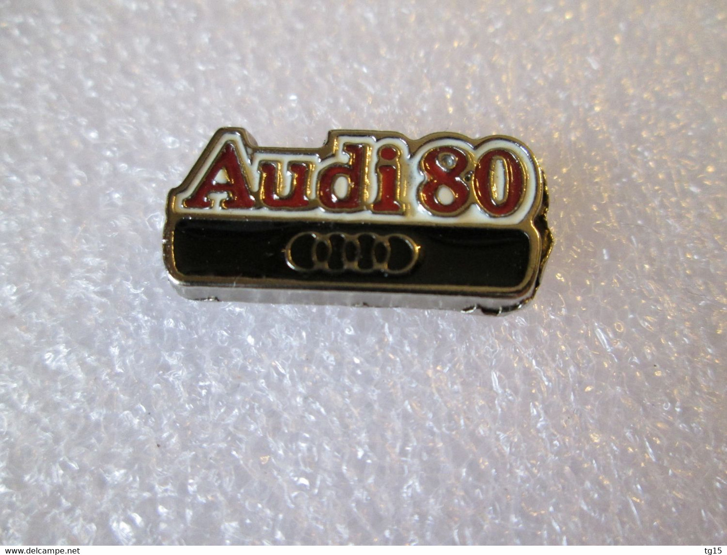 PIN'S    LOGO  AUDI  80 - Audi