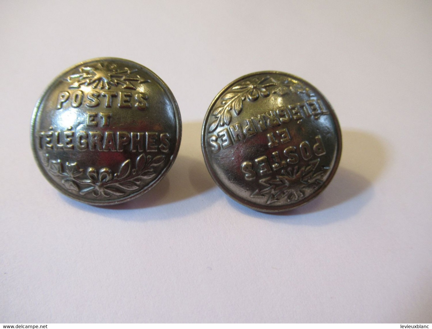 2 Boutons Anciens Bombés/ Poste/Uniforme/Postes Et Télégraphes/ Laiton Argenté/ DMR Paris /2,3 Cm/ Début XXéme   BOUT237 - Buttons