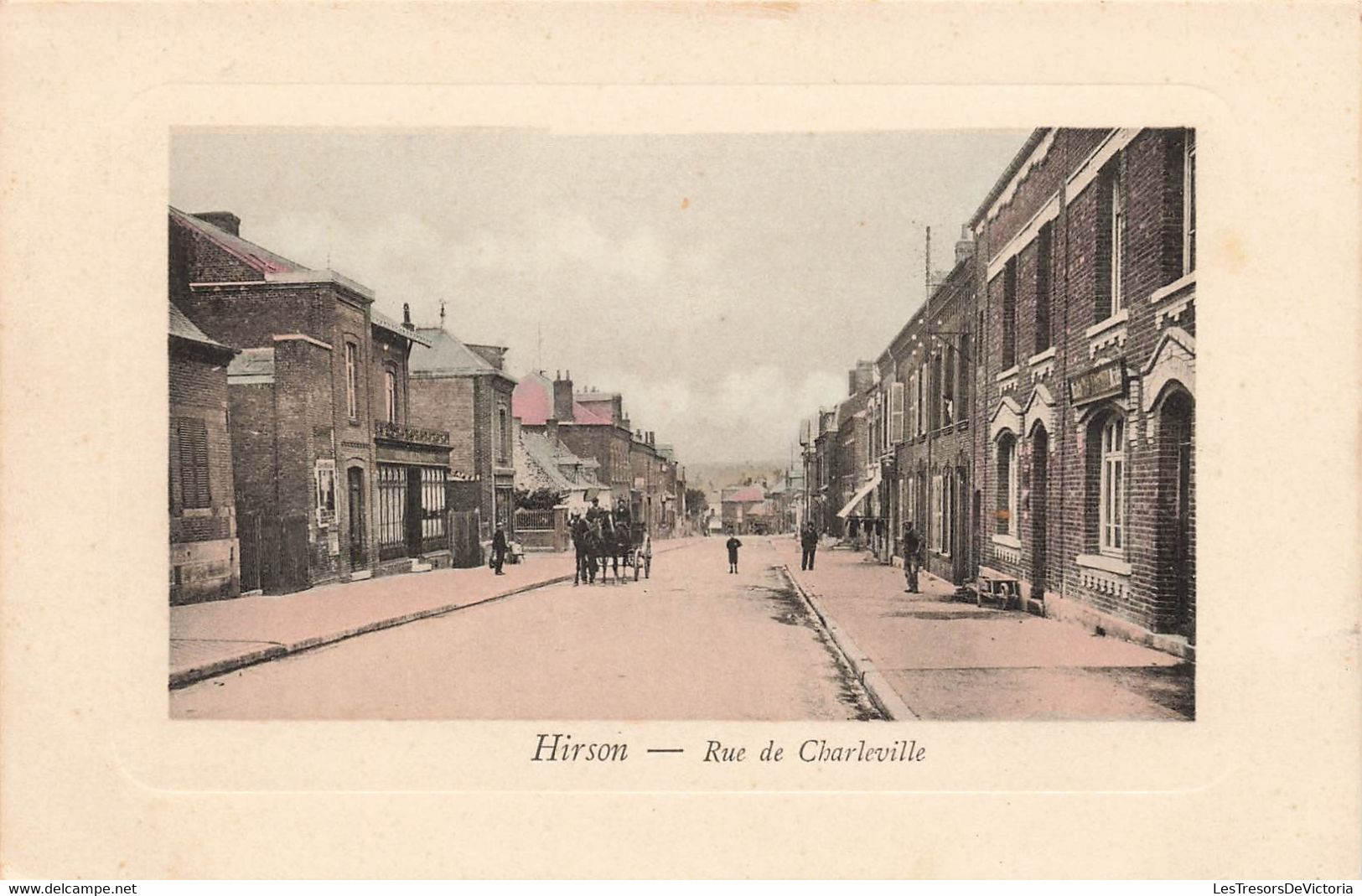 CPA Hirson - Rue De Charleville - Carriole - Animé Et Colorisé - Hirson