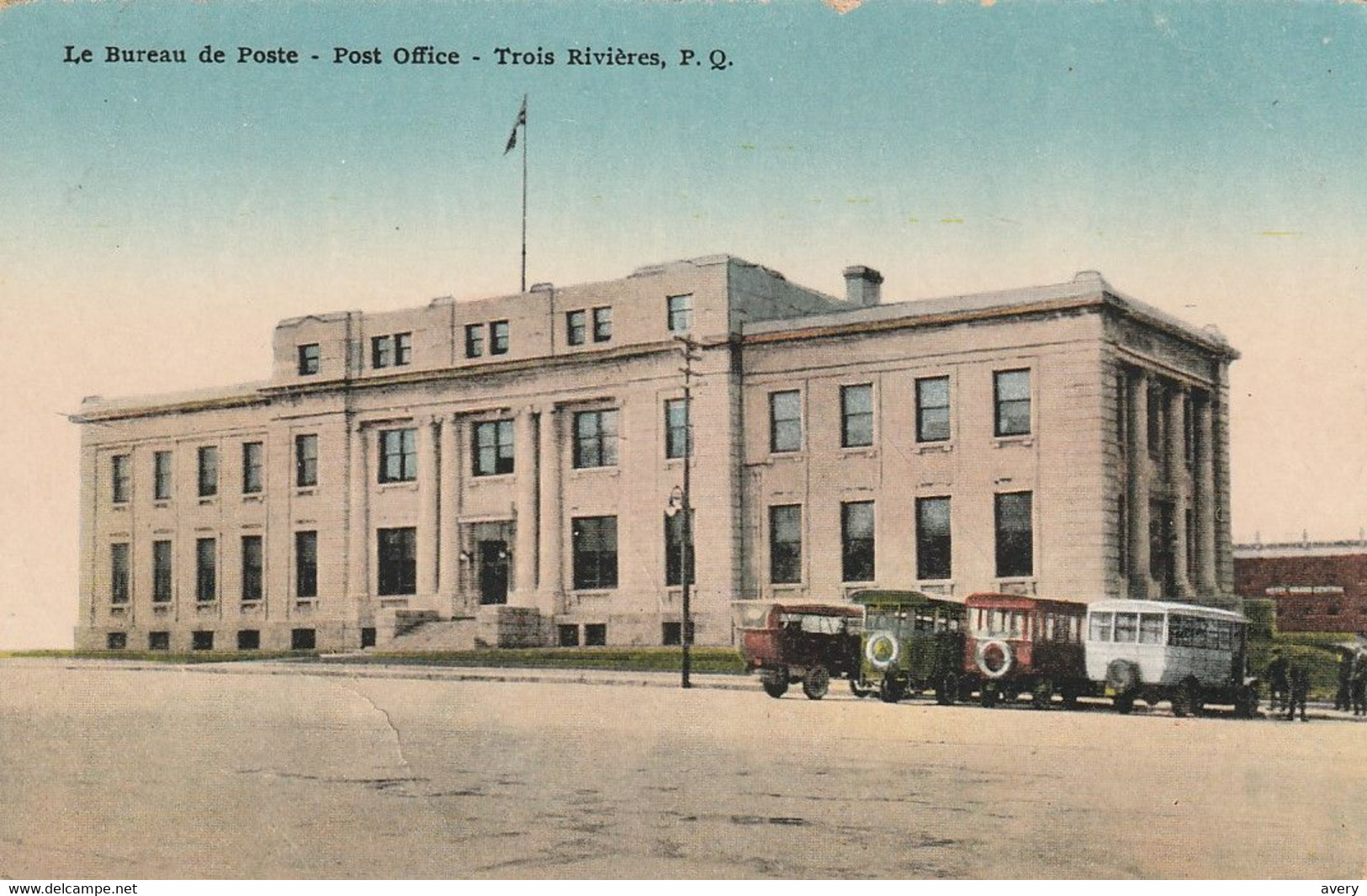 Le Bureau De Poste - Trois-Rivieres, Quebec  Post Office - Trois-Rivières