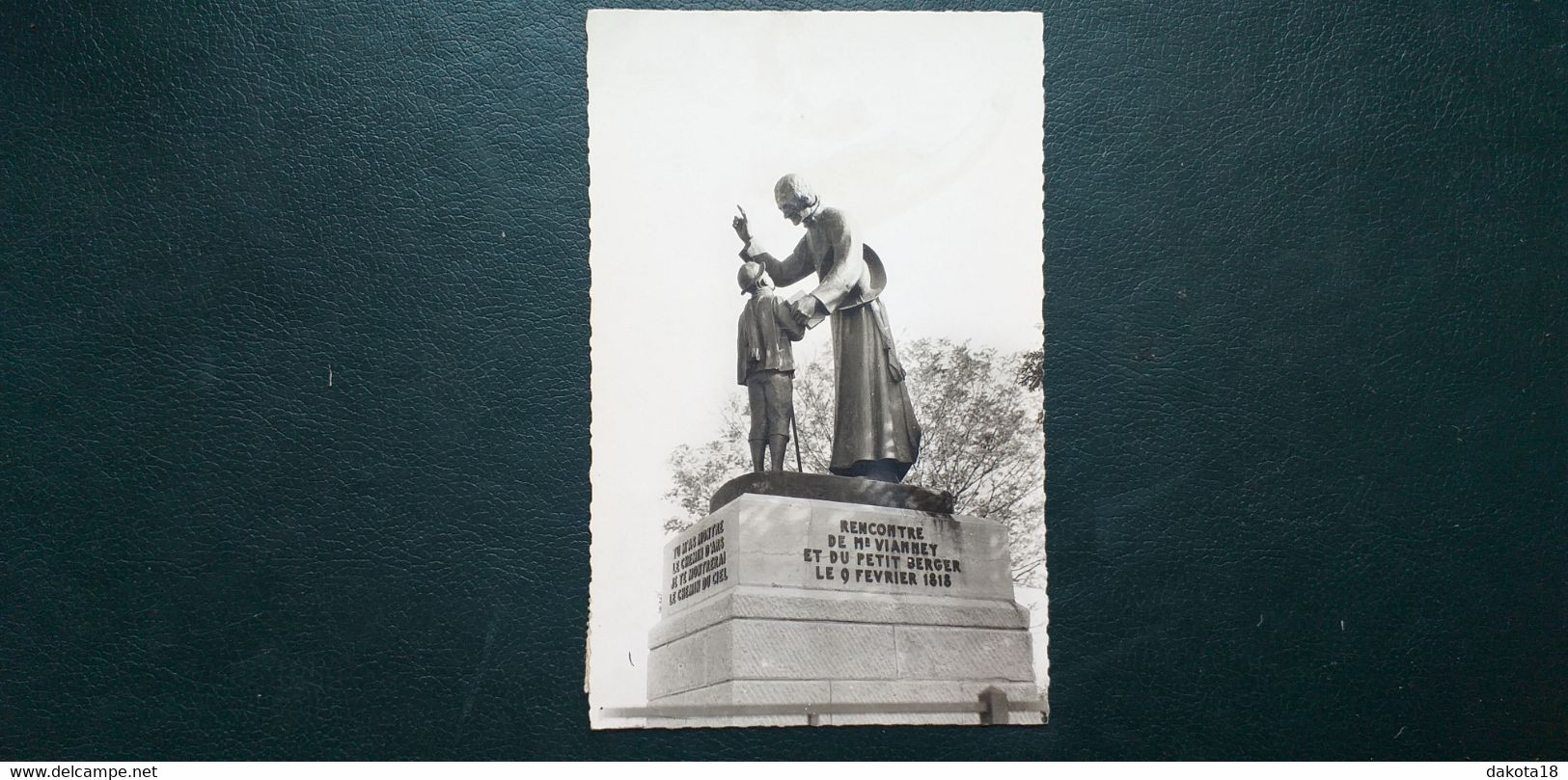 01 , Ars Sur Formans ,le Monument De La Rencontre - Ars-sur-Formans