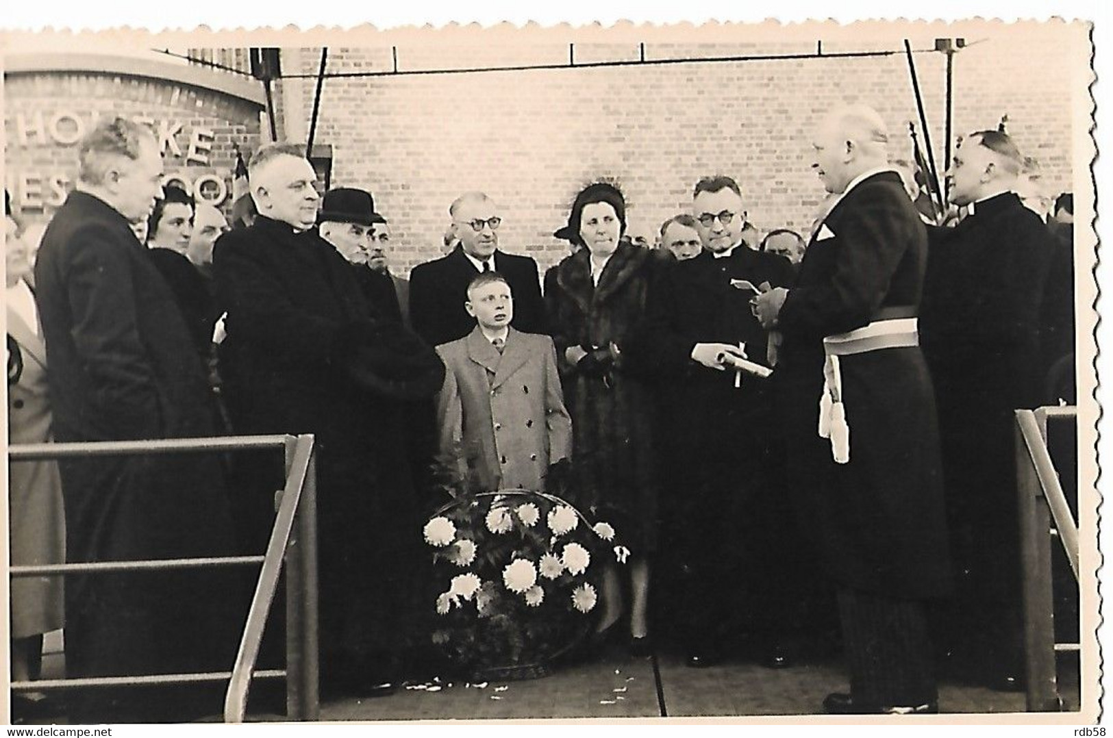 Wachtebeke Foto Met Burgemeester Scheire En Pastoors - Wachtebeke