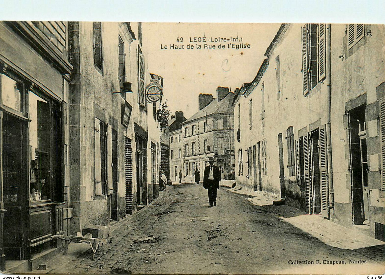 Legé * Le Haut De La Rue De L'église * Chapellerie * Horlogerie - Legé