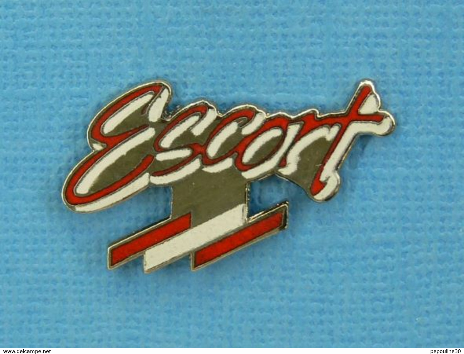 1 PIN'S // ** LOGO / FORD " ESCORT " ** - Ford