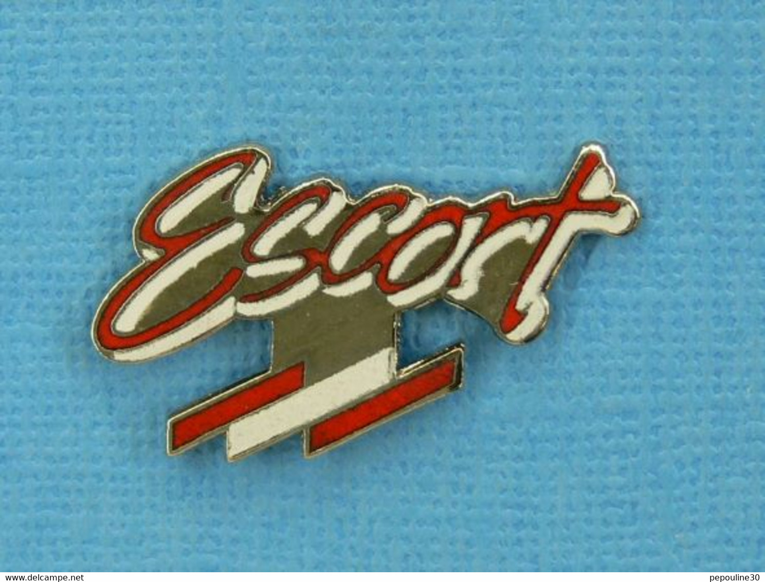 1 PIN'S // ** LOGO / FORD " ESCORT " ** - Ford