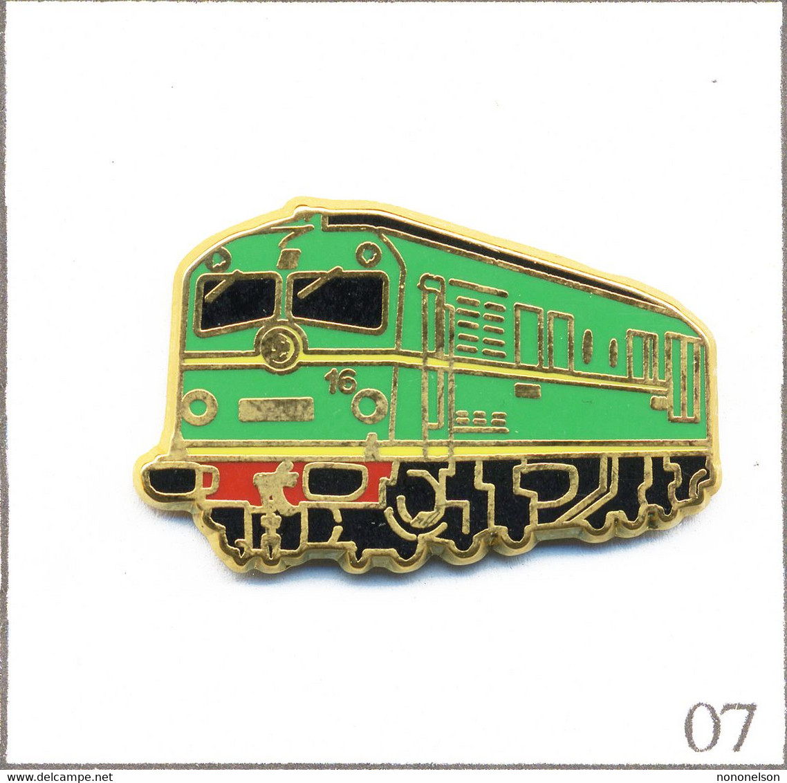 Pin's Transport - Train / SNCF - Motrice Diesel CC65516 (1955-2005). Estampillé Arc En Ciel. Zamac. T909-07 - Transports