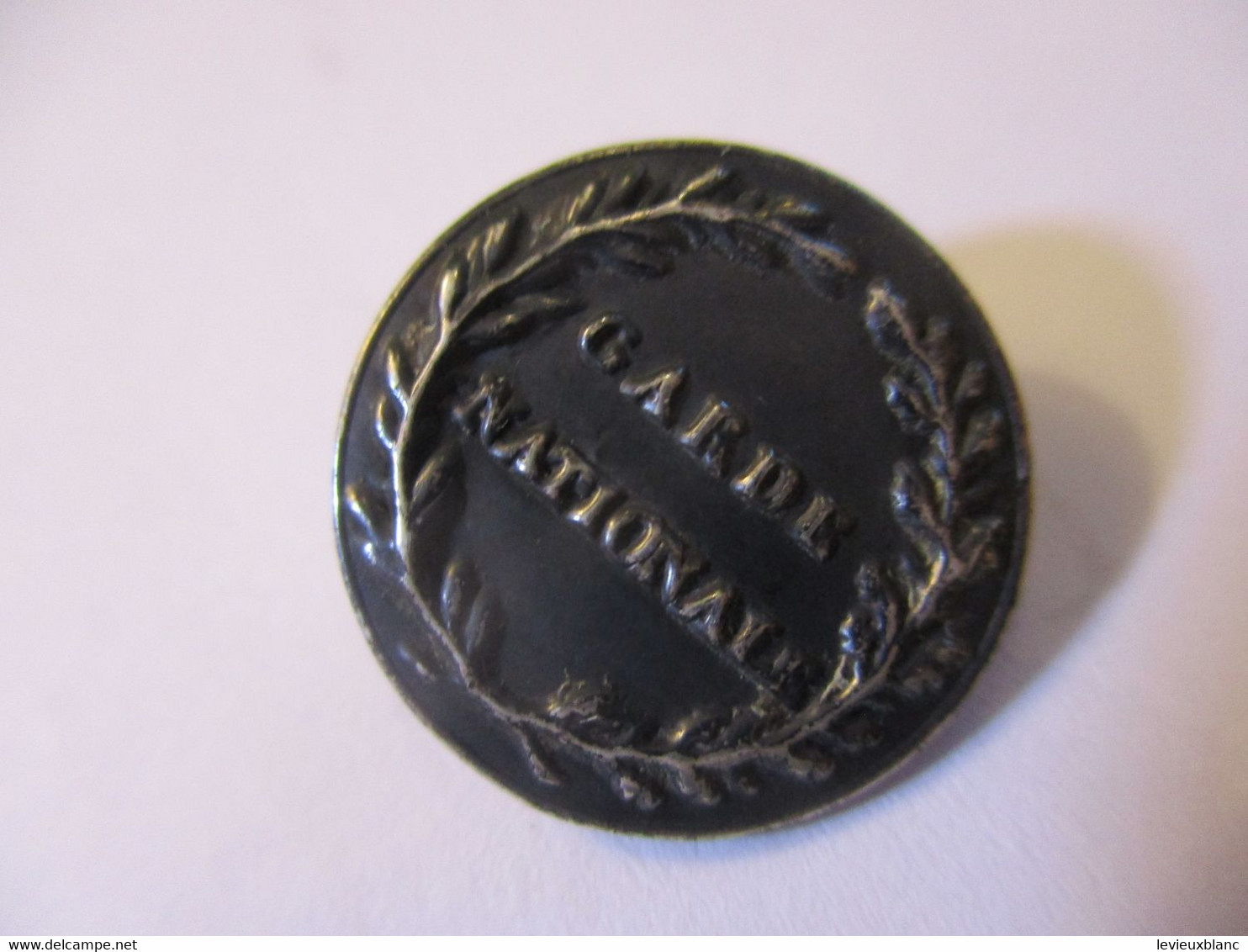 1 Bouton Ancien En Argent /Militaria / Garde Nationale/ 1er Empire ? 1,50 Cm /Début XIX éme                 BOUT185bis - Buttons