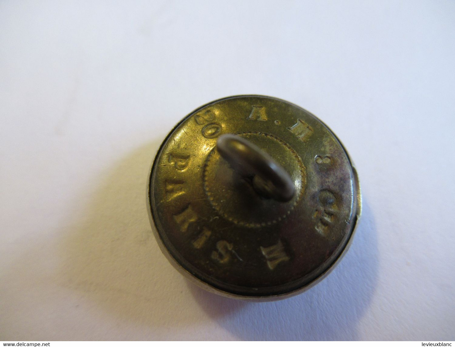 1 Bouton Ancien Bombé D'uniforme/Postes / Postes Et Télégraphes/Alu/AM & Cie Paris/ /2 Cm /Début XX éme          BOUT240 - Boutons