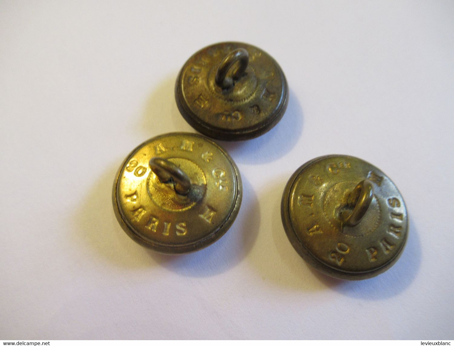 3 Boutons Anciens Bombés D'uniforme/Postes / Postes Et Télégraphes/bronze/A M & Cie/2 ,3 Cm /Début XX éme   BOUT242 - Buttons