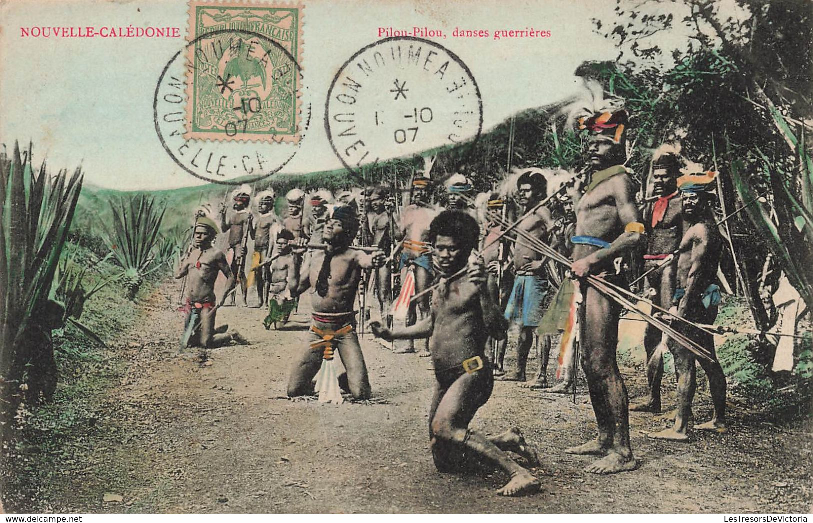CPA NOUVELLE CALEDONIE - Pilou Pilou Danses Guerrieres - Animé - Guerriers - 1907 - Colorisé - Rare - New Caledonia