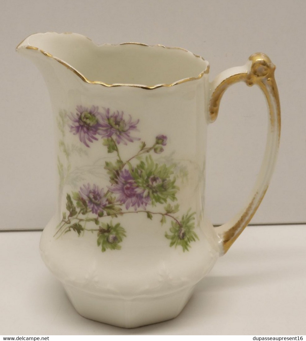 *JOLI ANCIEN POT A LAIT CREMIER PORCELAINE De LIMOGES Décor Fleurs Mauves  E - Limoges (FRA)