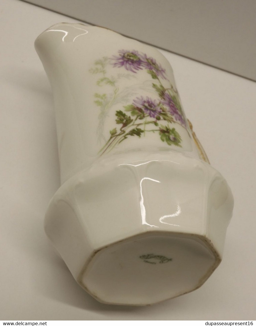 *JOLI ANCIEN POT A LAIT CREMIER PORCELAINE de LIMOGES décor fleurs mauves  E