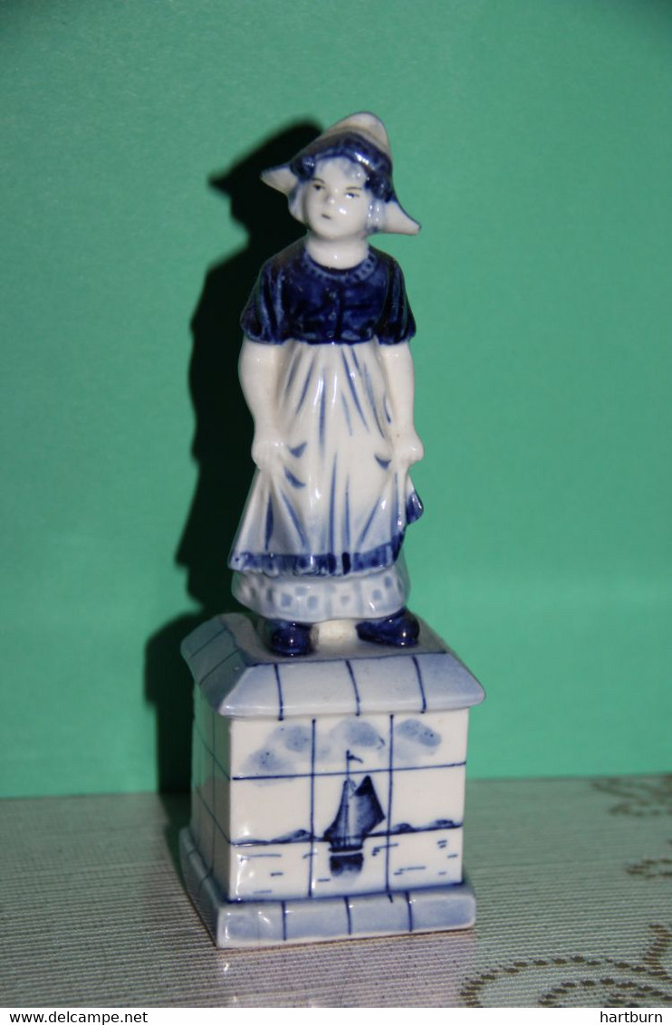 Boerin En Schip (Delft) 17 X 5 Cm - Delft (NLD)