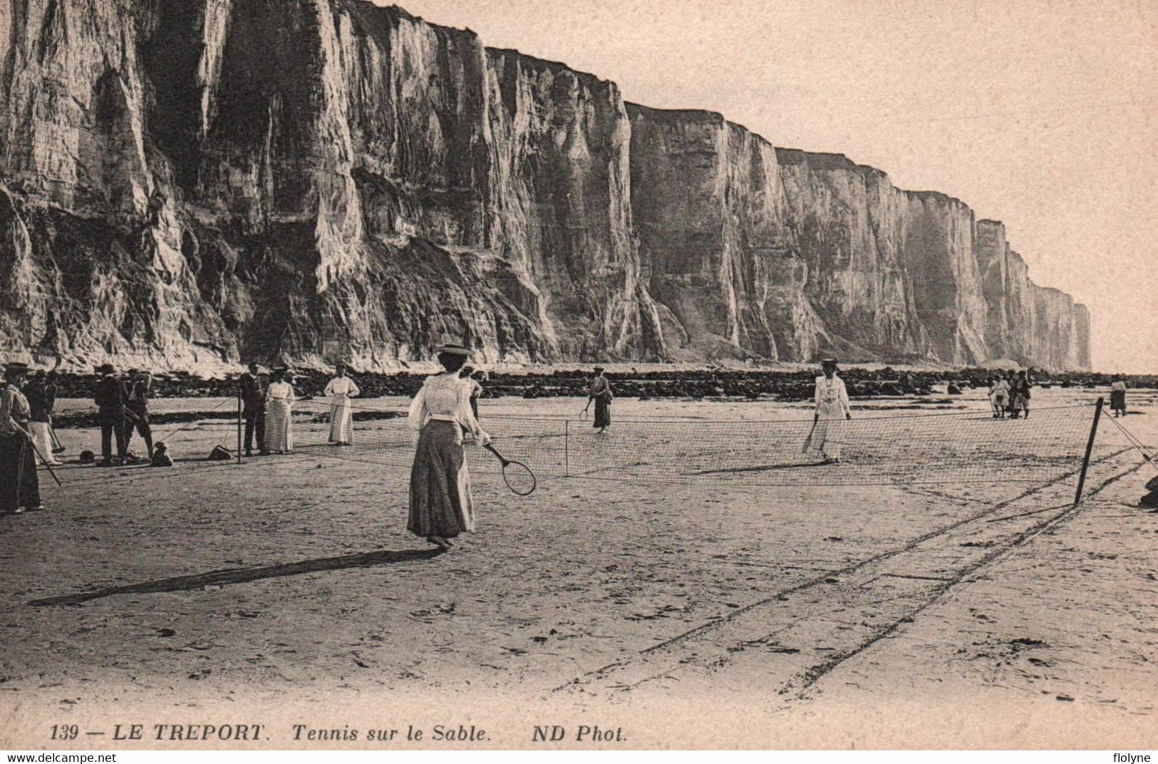 Le Tréport - Le Tennis Sur Le Sable - Sport De Raquettes - Le Treport