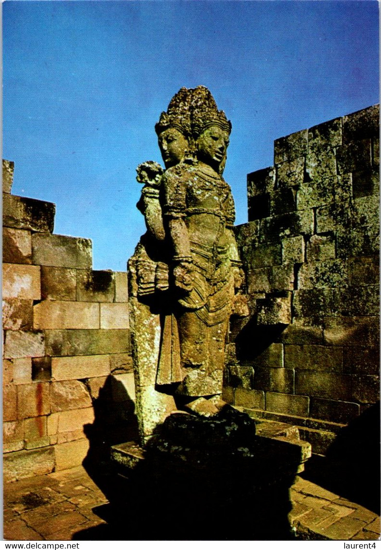 (3 N 15) Indonesia - Statue In Temple Near Yogyakarta - Sculptures