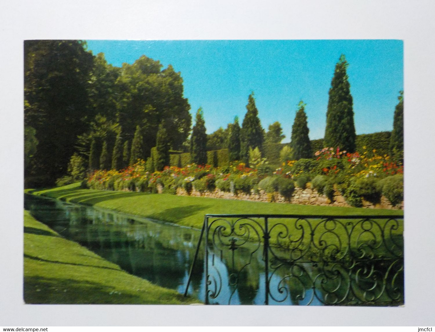 ANNEVOIE-ROUILLON     Les Jardins D'Annevoie    Le Pont D'Argent Et Le Mur Fleuri - Anhée