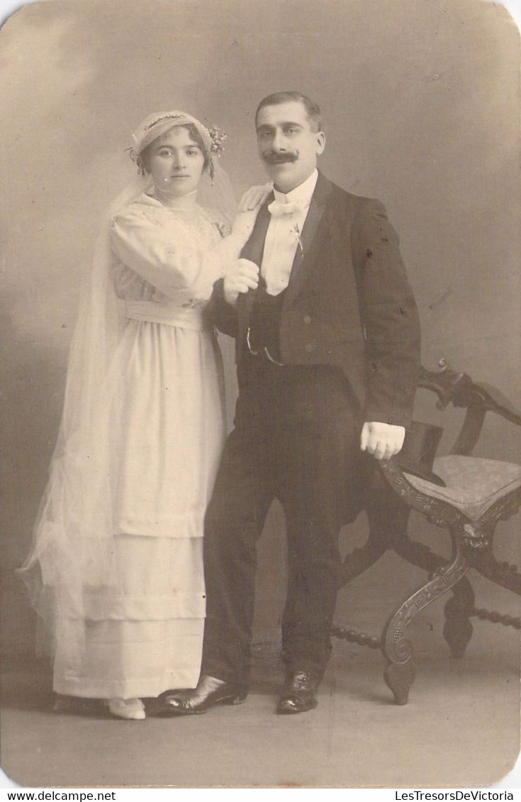 CPA PHOTOGRAPHIE - Les Jeunes Mariés - Chapeau Haut De Forme - Pierre Petit 1916 PARIS - Fotografia