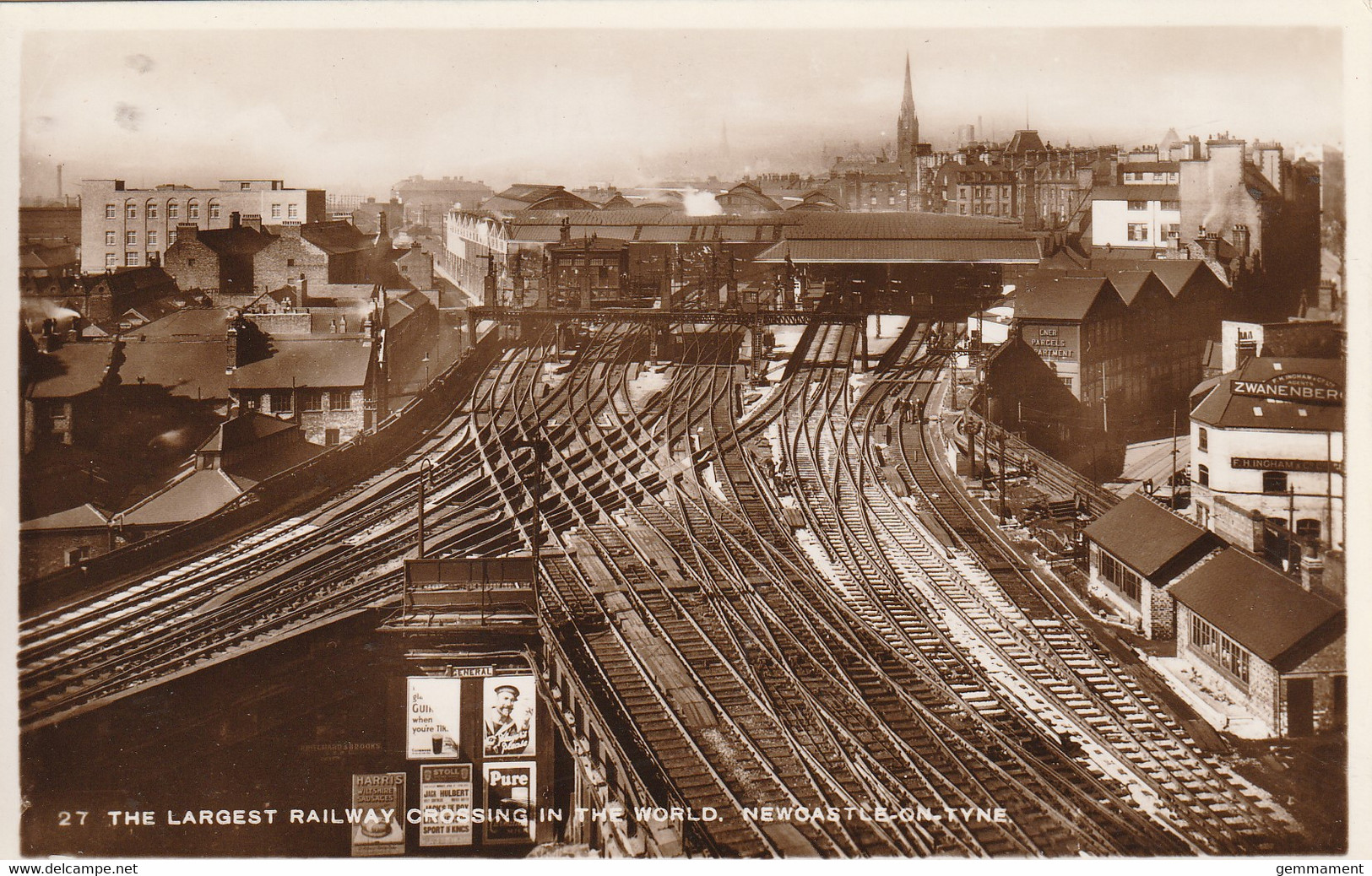 NEWCASTLE ON TYNE - LARGEST RAILWAY CROSSING IN THE WORLD - Newcastle-upon-Tyne