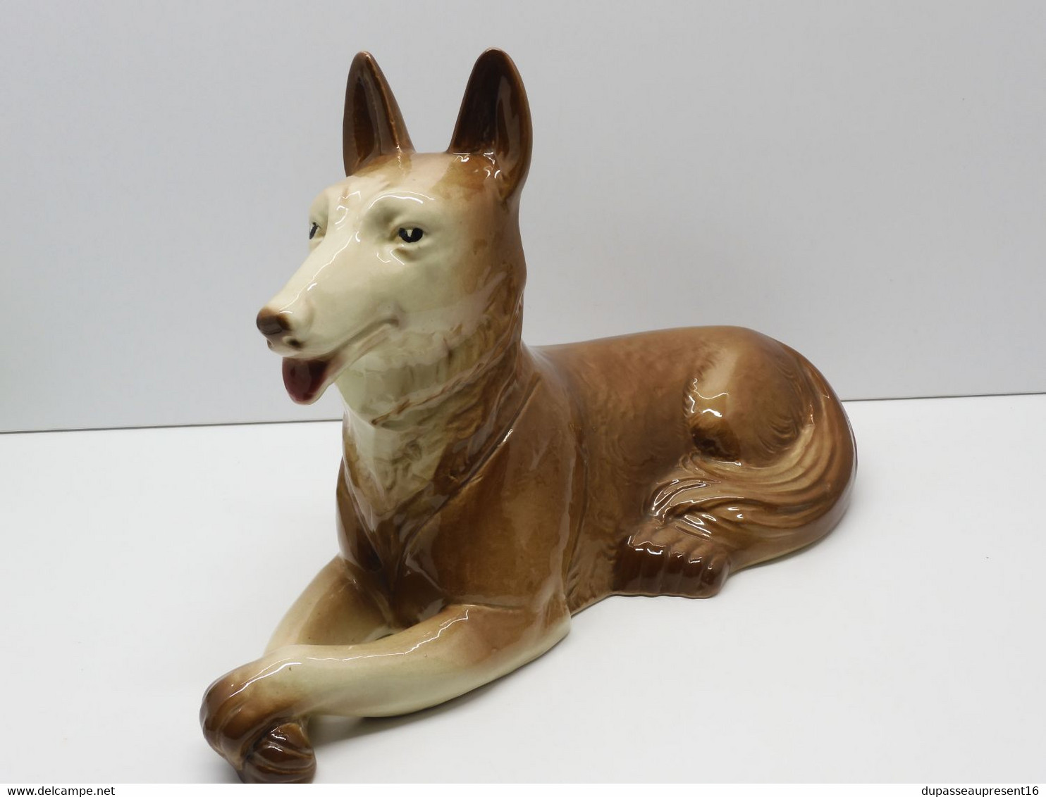 *JOLI SUJET CERAMIQUE ART DECO CHIEN LOUP Marqué ST CLEMENT COLLECTION  E