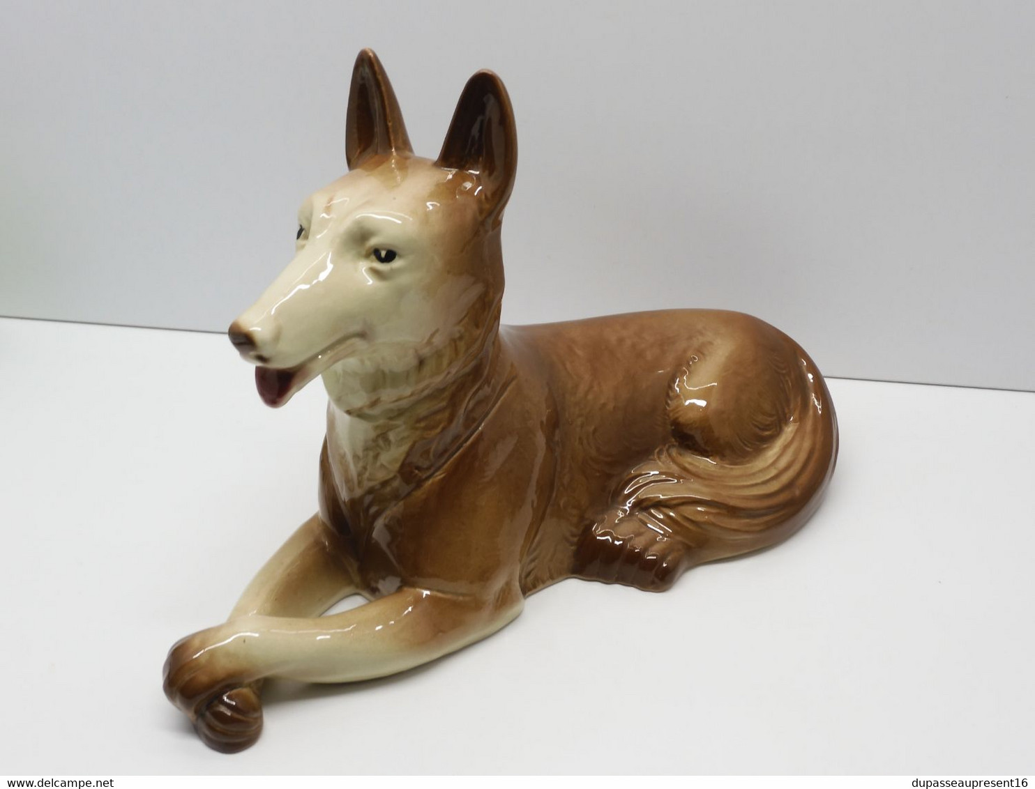 *JOLI SUJET CERAMIQUE ART DECO CHIEN LOUP Marqué ST CLEMENT COLLECTION  E