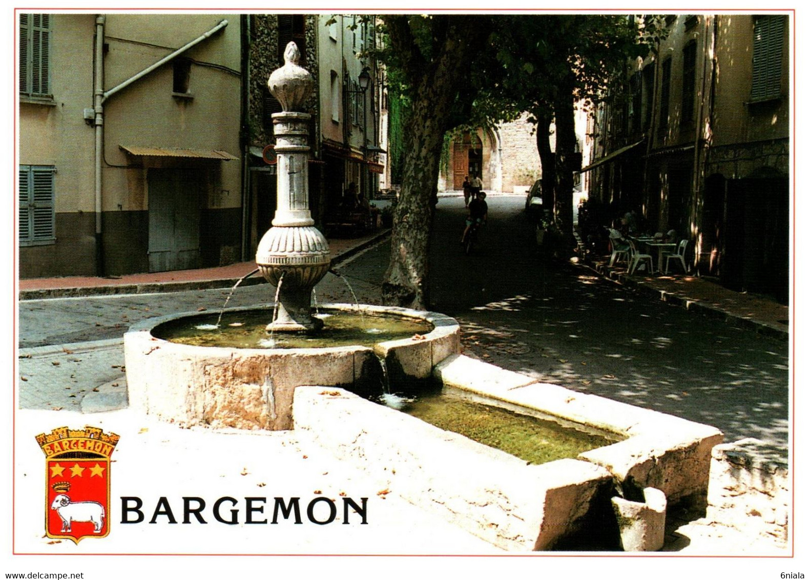 16407 BARGEMON  Fontaine Place De La Mairie    ( 2 Scans ) 83 Var - Bargemon