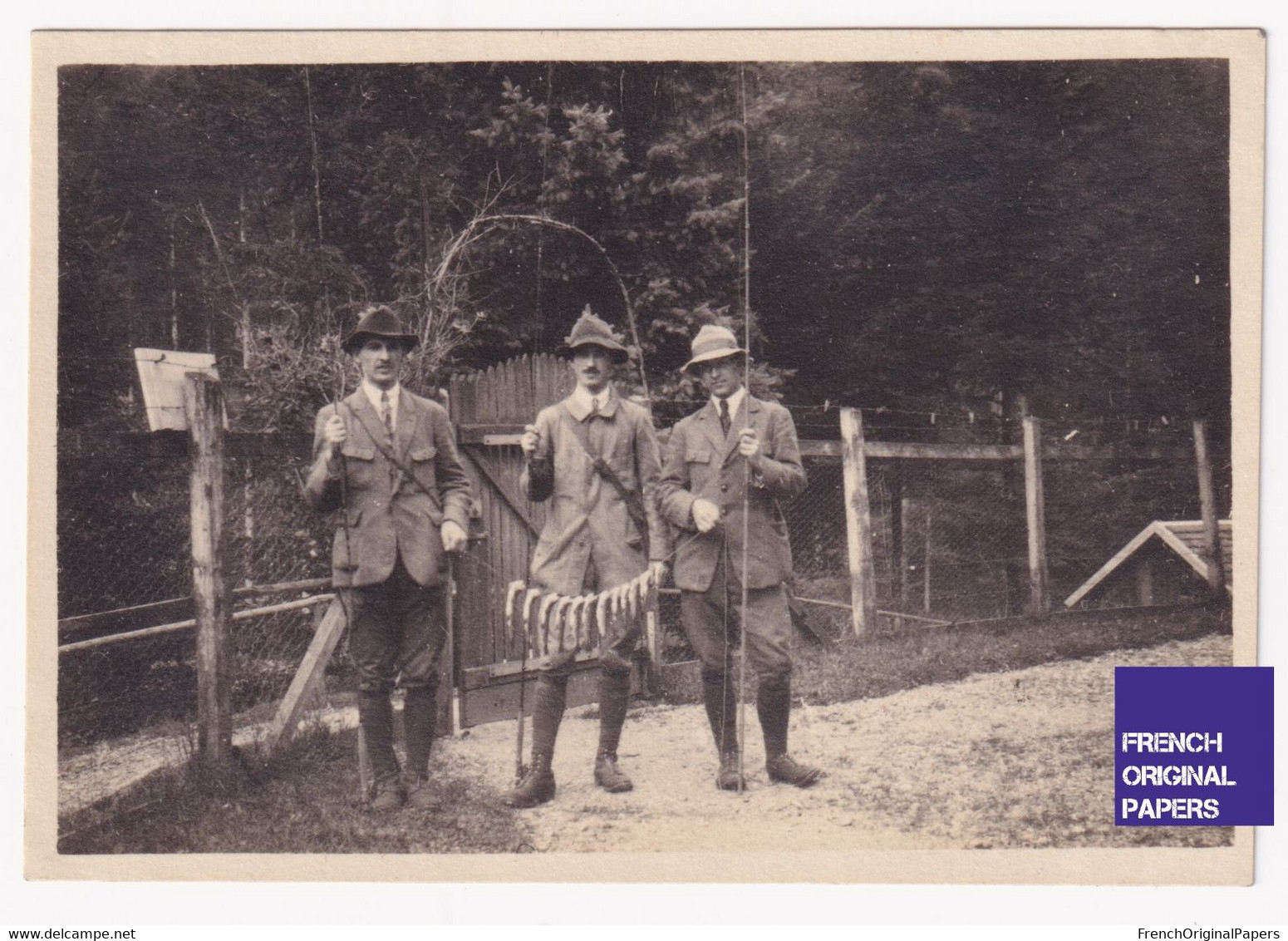 Basse Scie / Scène De Pêche Rare Petite Photo 1924 8x5,5cm Massif Des Vosges Angomont Env. Cirey Val Et Chatillon A86-27 - Lugares