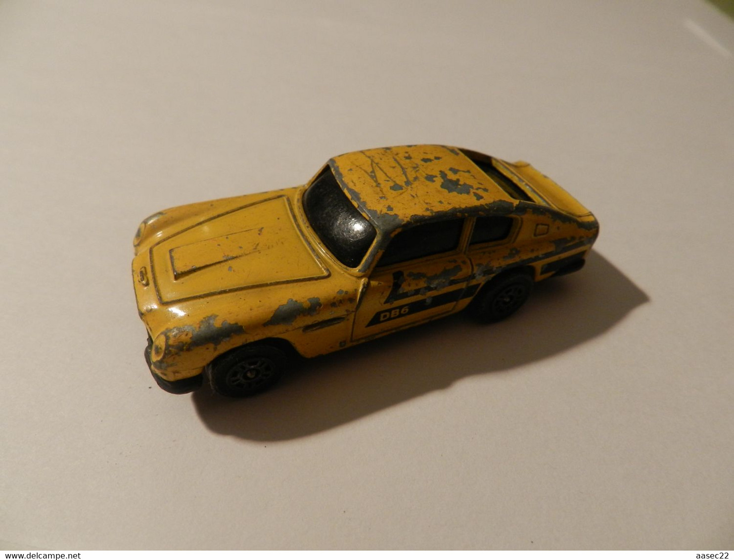 CORGI  ***    Aston Martin DB6    /    1979   ***  1856 *** - Corgi