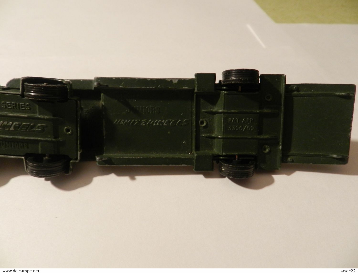 CORGI  ***    Military Ford Truck & Commando V100    /    1979   ***  1856 ***   lengte 15 cm