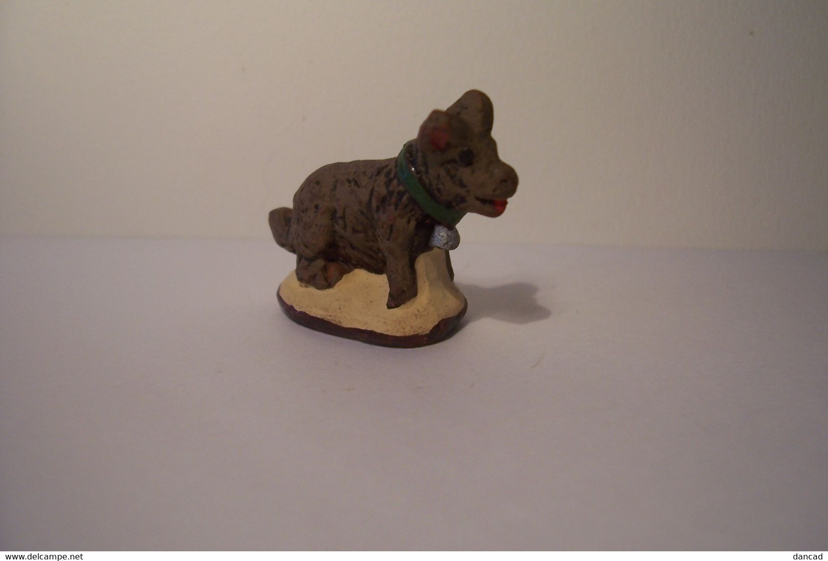 SANTON  CRECHE  PROVENCALE - CHIEN  ( Hauteur Maxi 27 Mm ) - Animaux