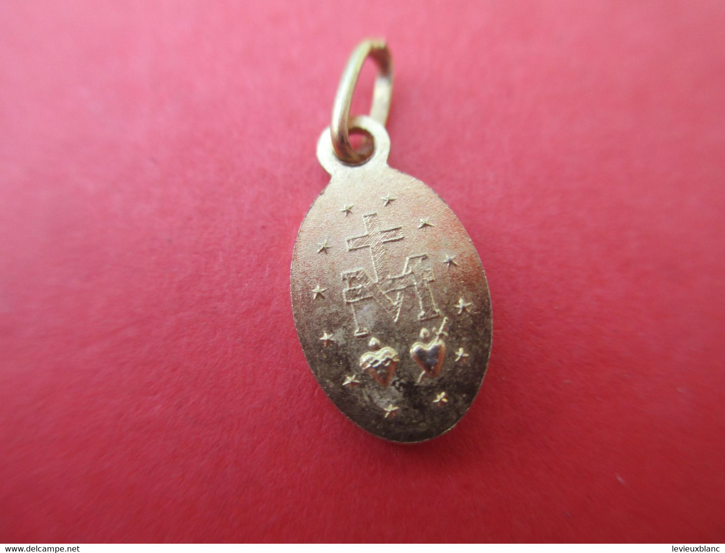Petite Médaille Religieuse Ancienne/Lourdes/ Nickel Doré / Vers Début XXéme                   CAN613 - Religion & Esotericism