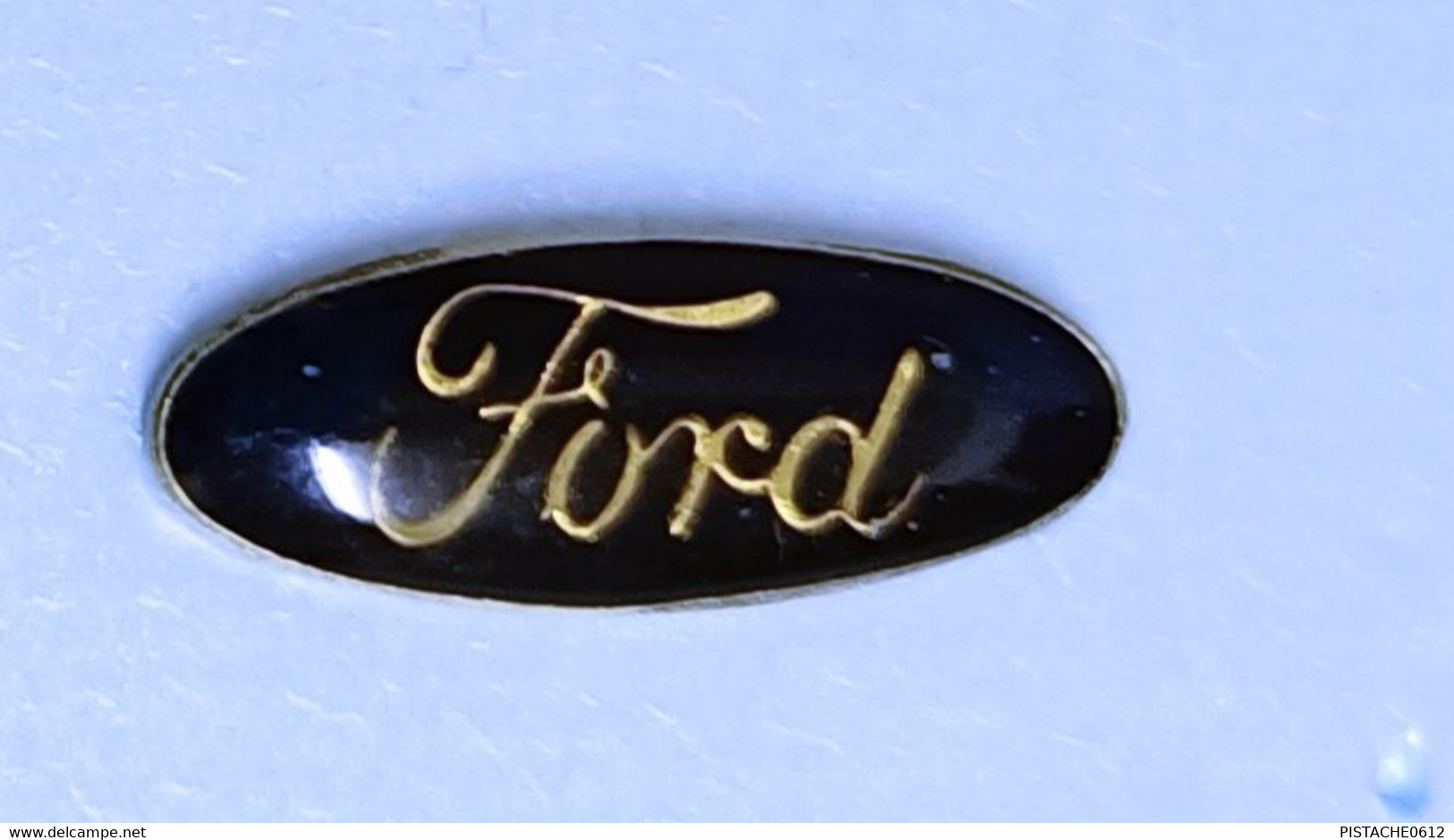 Pin's Ford  Logo - Ford