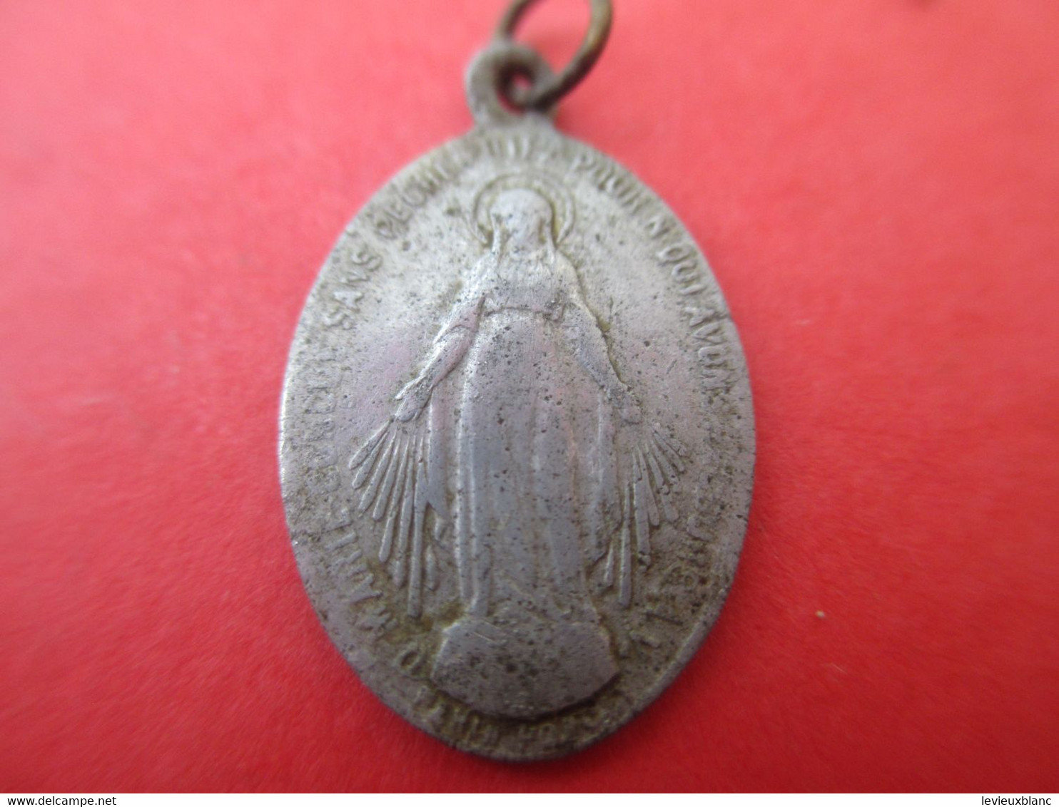 Petite Médaille Religieuse Ancienne/ Vierge Rayonnnante /Aluminium  /Début XXéme             CAN623 - Religion &  Esoterik
