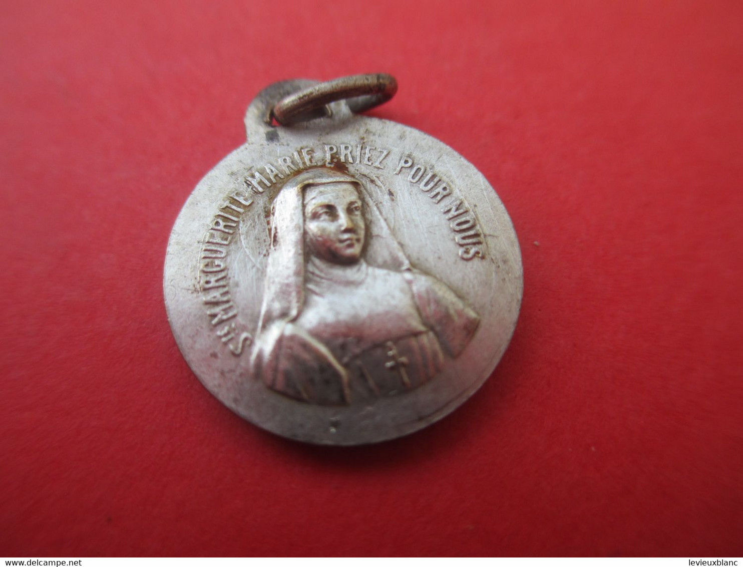 Petite Médaille Religieuse Ancienne/ Sainte Marguerite-Marie Priez Pour Nous / Nickel  /Début XXéme             CAN624 - Godsdienst & Esoterisme