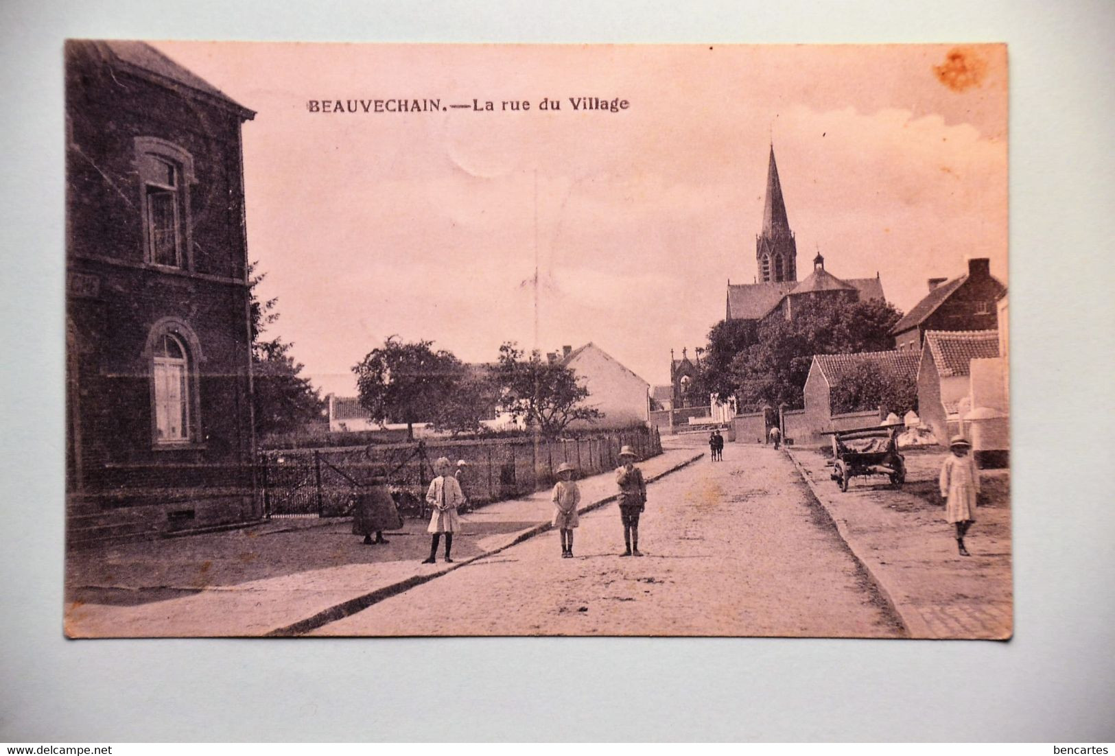 Beauvechain 1919: La Rue Du Village Très Animée. Rare - Bevekom