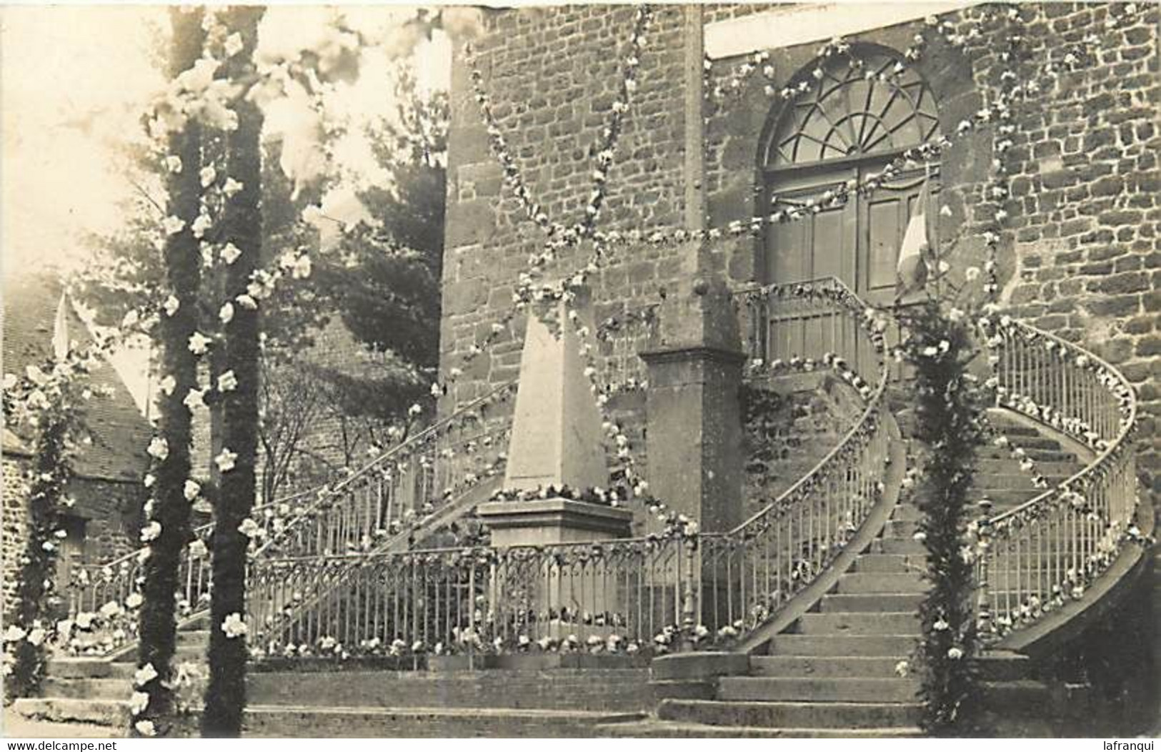 Themes Div-ref NN20-carte Photo Non Située A Identifier - Guerre 1914-18- Inauguration Monument Aux Morts  - - Monuments Aux Morts