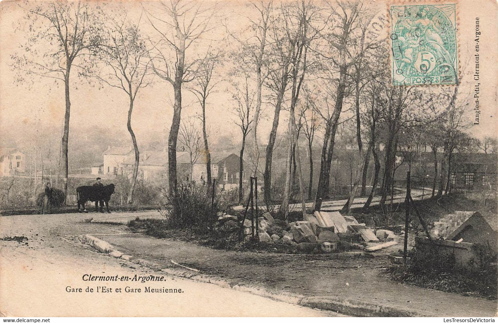 CPA Clermont En Argonne - Gare De L'est Et Gare Meusienne - Langlois Petit - Animé - Vache - Clermont En Argonne