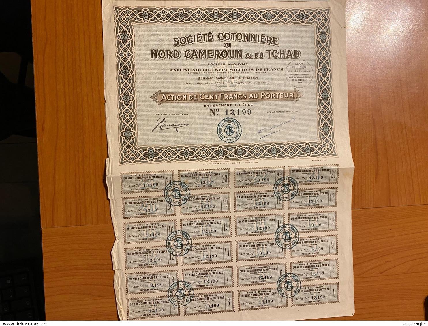 FRANCE - SOCIÉTÉ COTONNIÈRE DU NORD CAMEROUN ET DU TCHAD -ACTION DE 100 F AU PORTEUR - AVEC COUPONS - Textiel