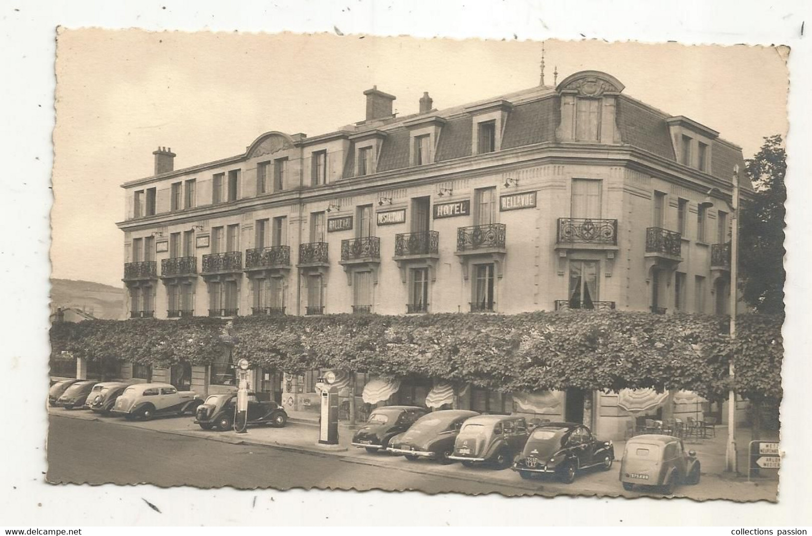 Cp, Automobiles , 55 ,  VERDUN, Pompes à Essence ESSO ,voyagée 1951 - Voitures De Tourisme