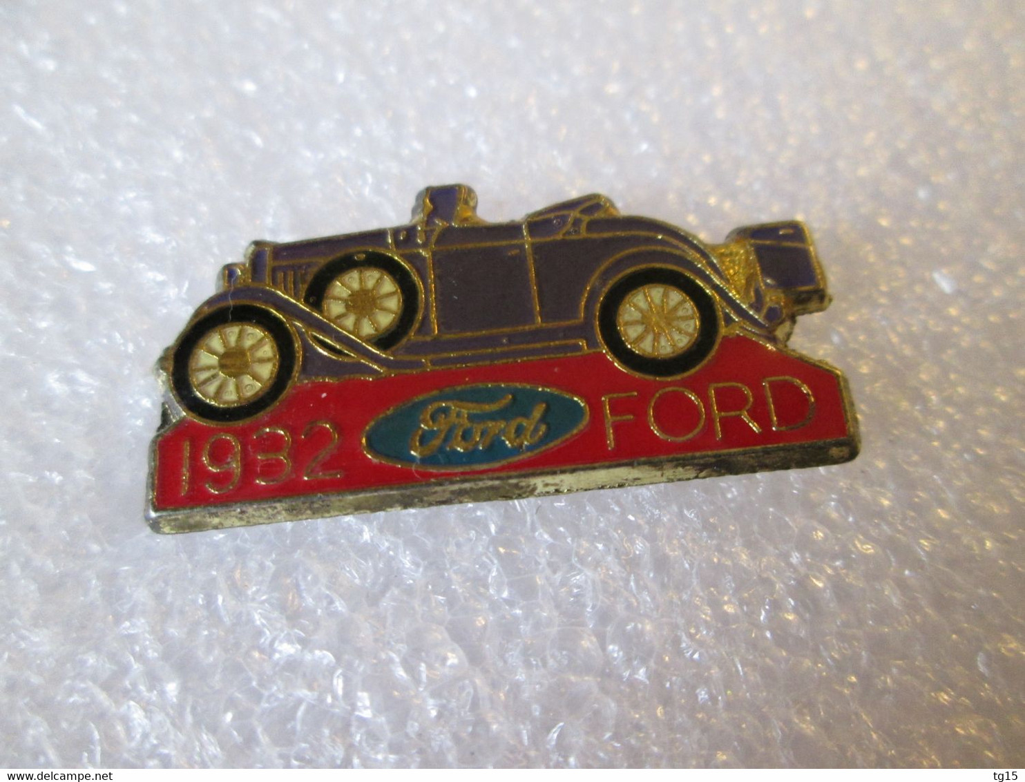 PIN'S   FORD   V 8 1932 - Ford