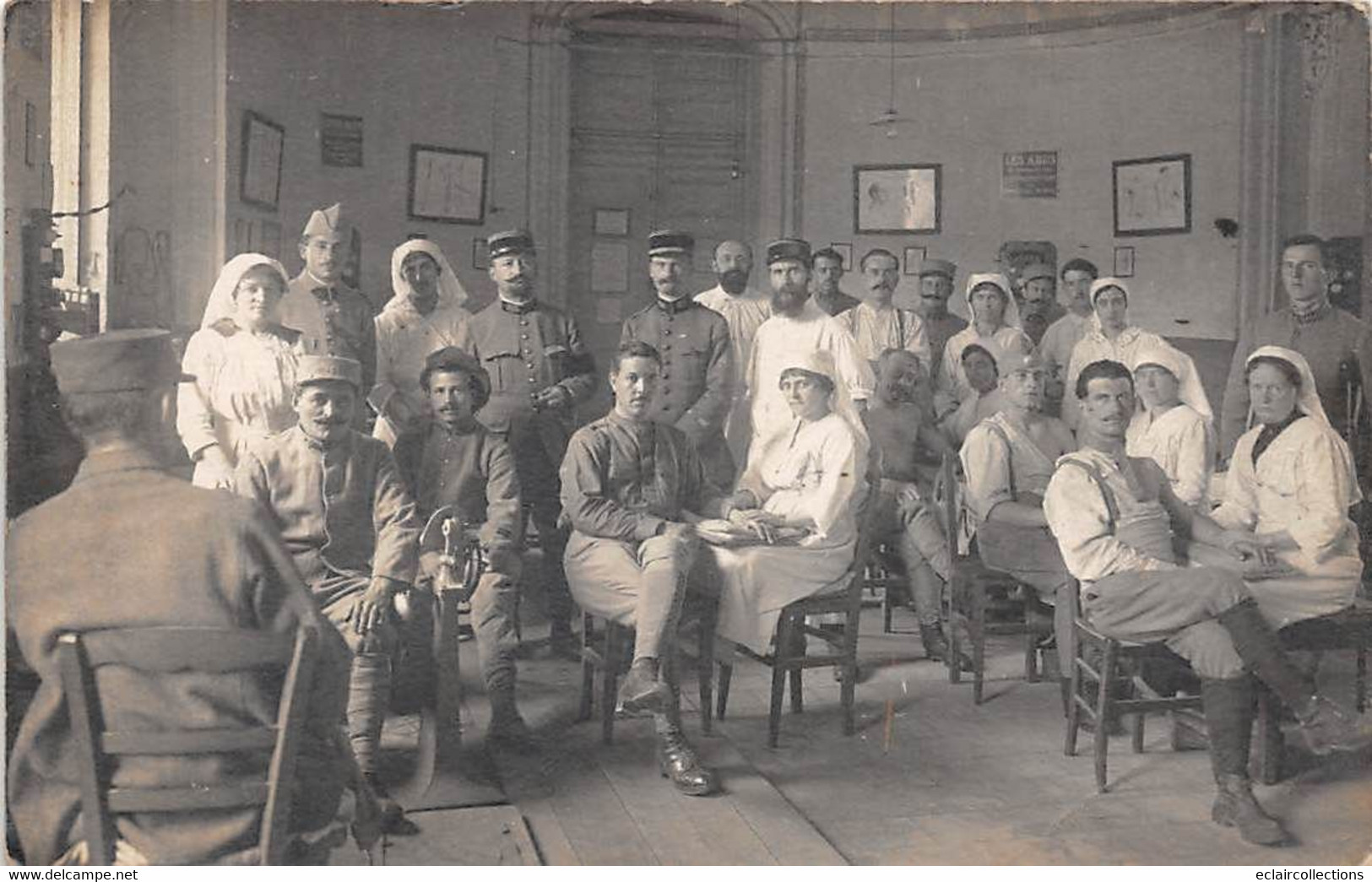 Thème       Croix Rouge;  Infirmières  Et Blessés. Carte Photo Non Localisée    (voir Scan) - Croce Rossa