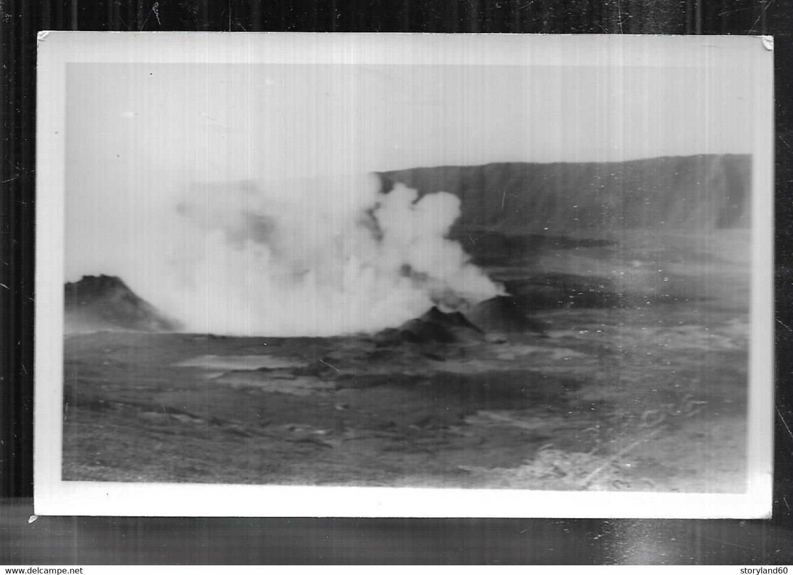 St005788 La Réunion 1953, Photo Volcan Les Cheminées 2 Kms Plateau Près Du Volcan - Autres & Non Classés