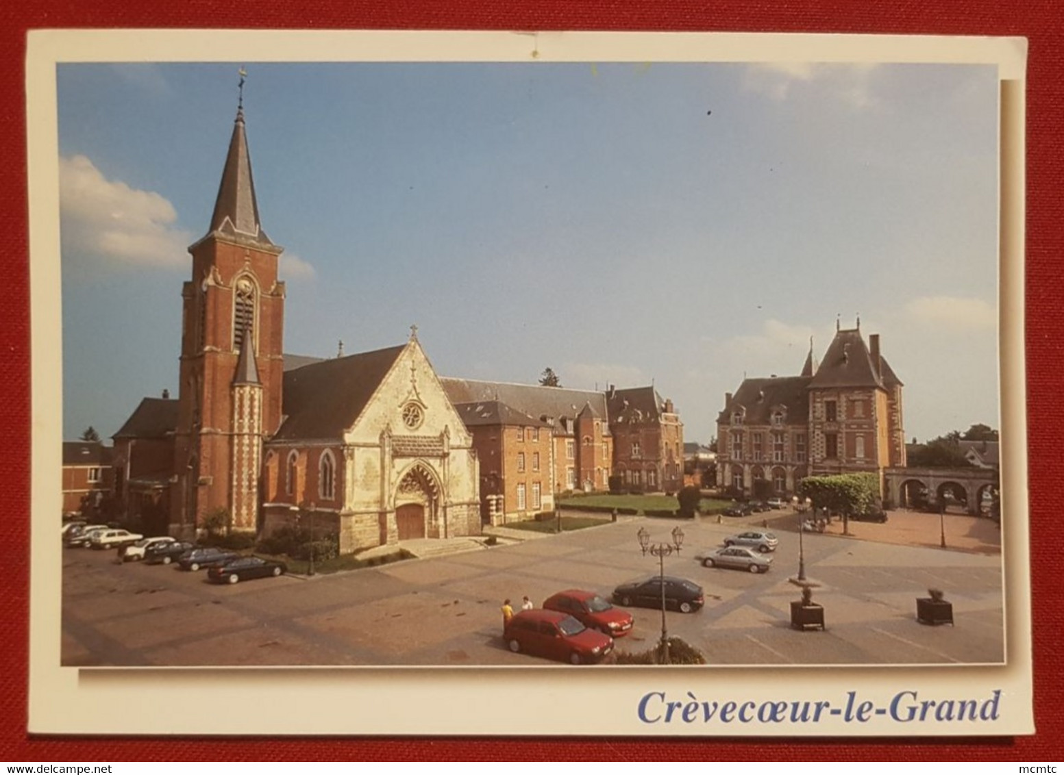 CPM -   Crèvecœur Le Grand -(60360 Oise) - Le Château Du XVIe Siècle, Classé Monument Historique Et L'église St Nicolas. - Crevecoeur Le Grand