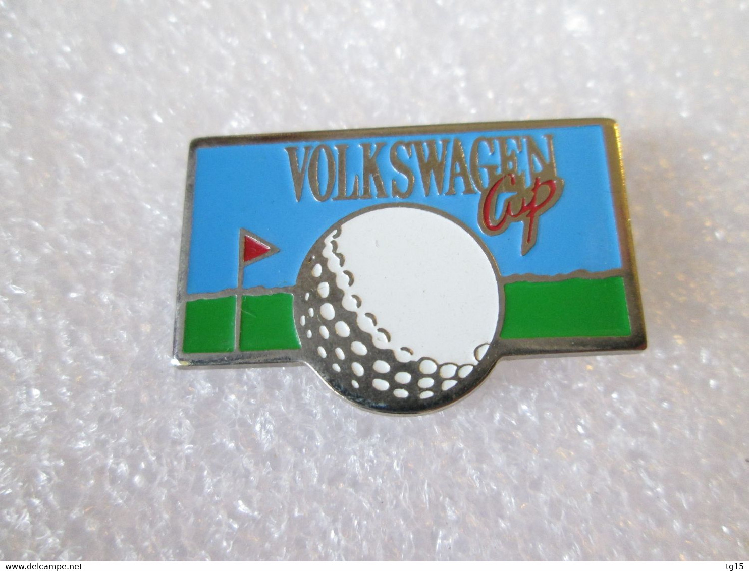 PIN'S    VOLKSWAGEN  GOLF CUP - Volkswagen