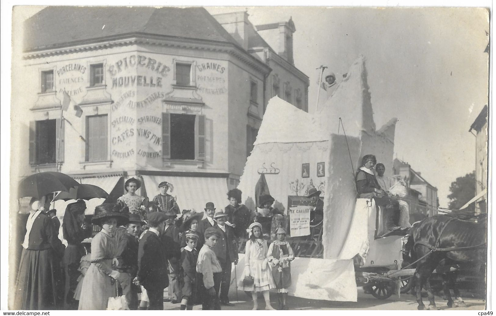 86    LOUDUN  CARTE  PHOTO   CAVALCADE - Mirebeau