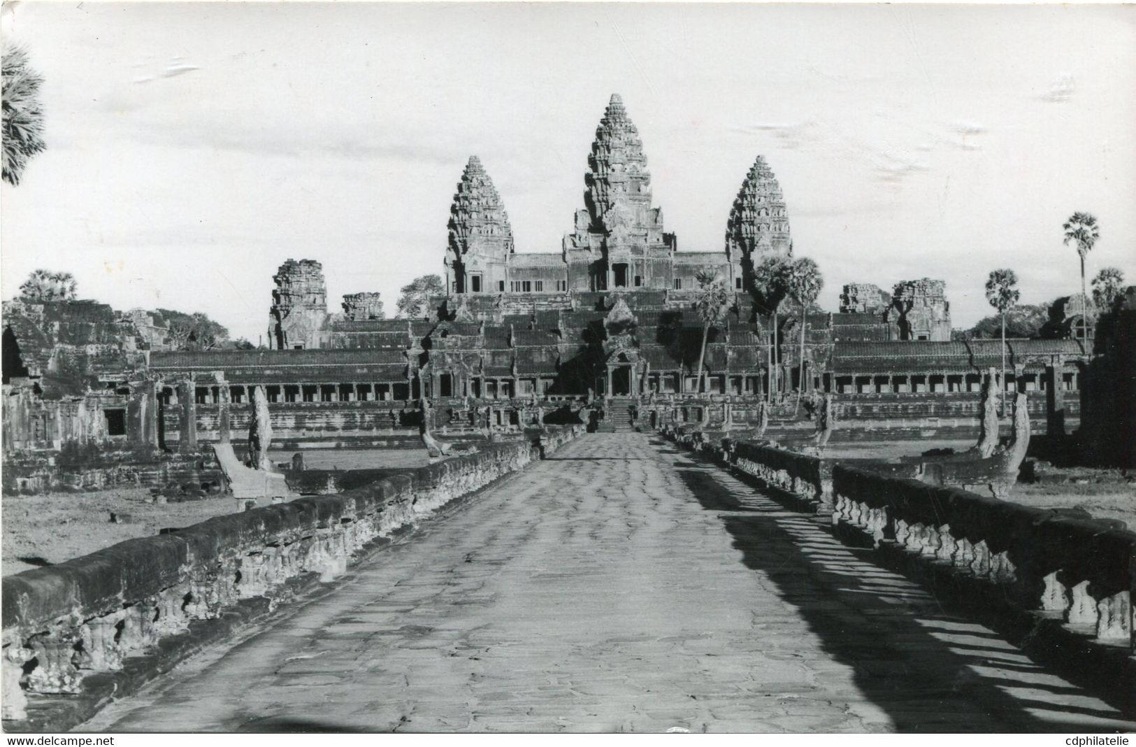 CAMBODGE CARTE POSTALE -ANGKOR-VAT -FACADE OUEST DEPART SIEMREAP-ANGKOR 19-12-1952 CAMBODGE POUR LA FRANCE - Cambodge