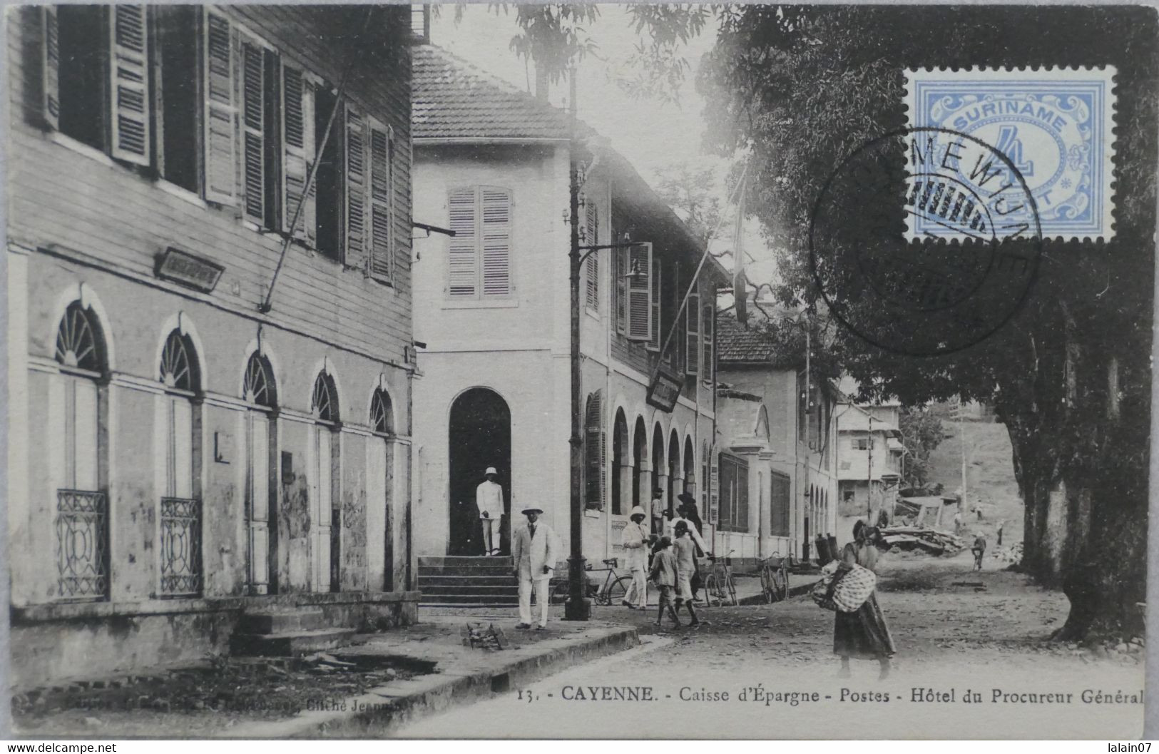 C. P. A. : GUYANE : CAYENNE : Caisse D'Epargne, Postes, Hôtel Du Procureur Général, Animé, Timbre Suriname - Cayenne