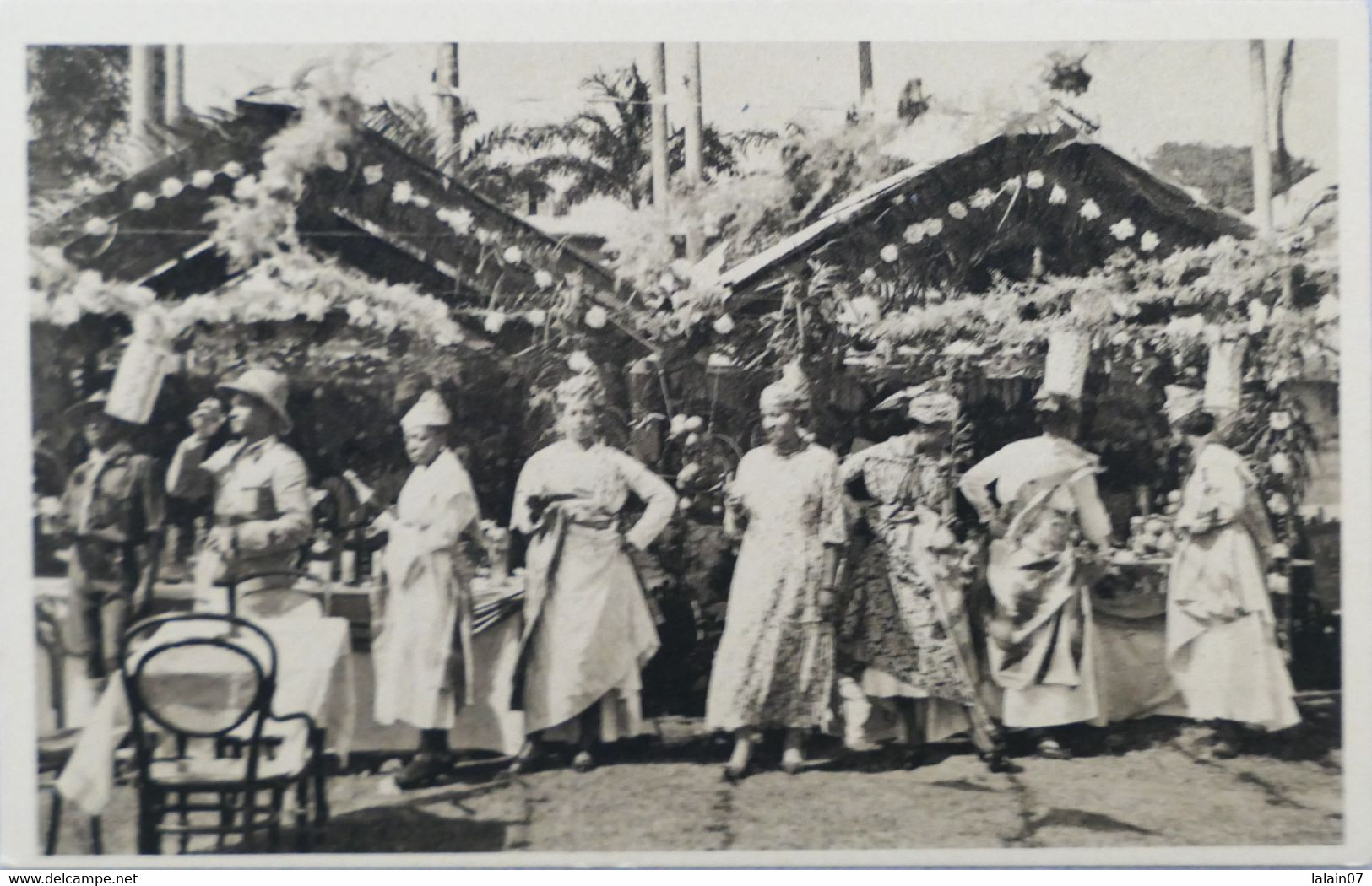 C. P. A. : GUYANE : CAYENNE : Jour De Fête, Les Vendeuses Des "Baraques" - Cayenne