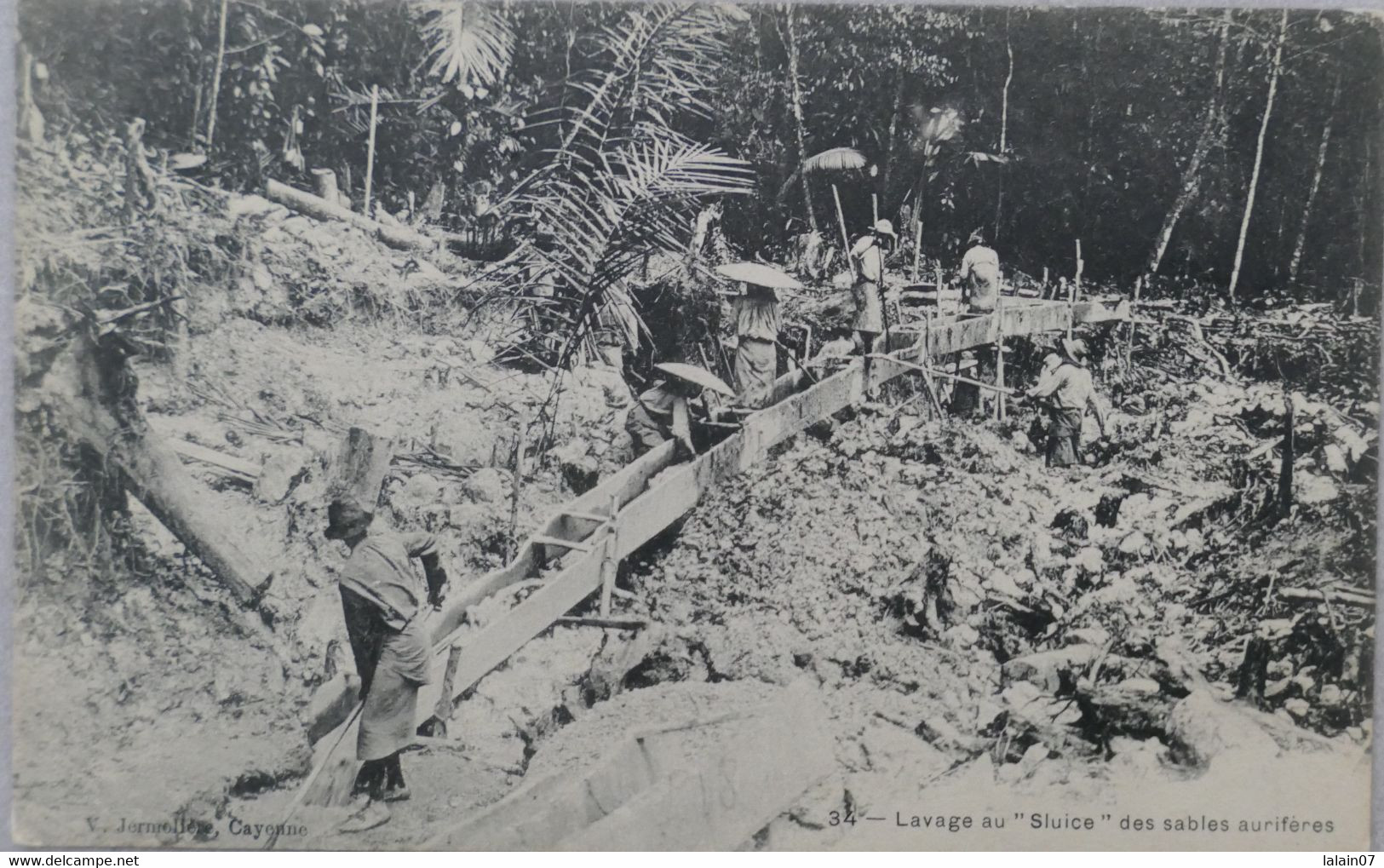 C. P. A. : GUYANE : Lavage Au "Sluice" Des Sables Aurifères, Animé - Autres & Non Classés